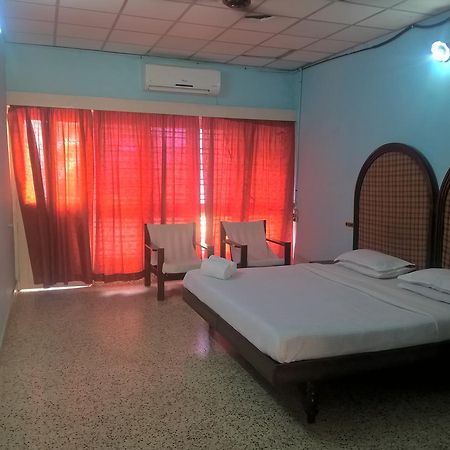Hotel Seaweed Kovalam Bagian luar foto